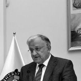 Żegnamy Profesora Walentego Nykę